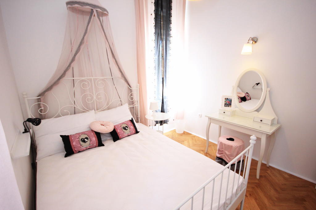 Hostel The *